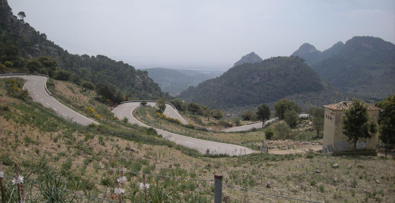 winding mountain road in Mallorca