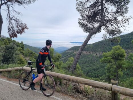 Cyclist overlooking the roads of the Sierra Espuna
